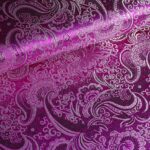 Jacquard paisley stof paars met zilver
