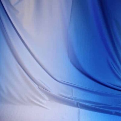 Stretch 4 Way dans- und badpakstoff ombre blau/weiß