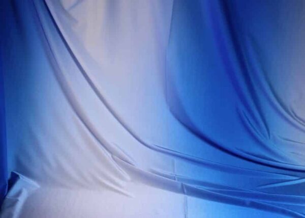 Stretch 4 Way dans- und badpakstoff ombre blau/weiß